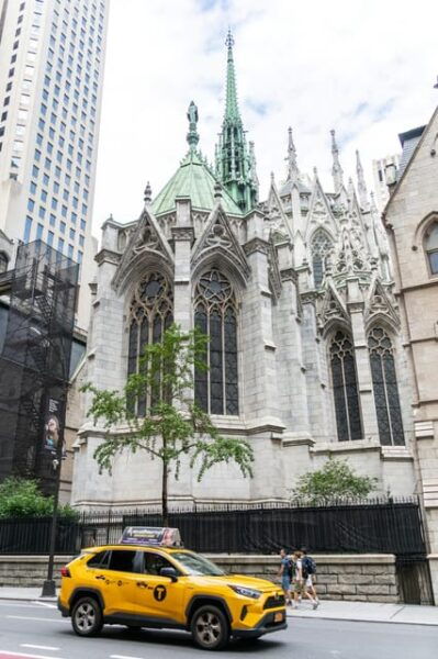 NYC: St Patrick's Cathedral Tour & 3h Manhattan Walking Tour - Getting There