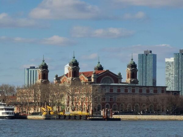 NYC: St Patrick's Day Brunch Cruise W/ Unlimited Green Beer - Background