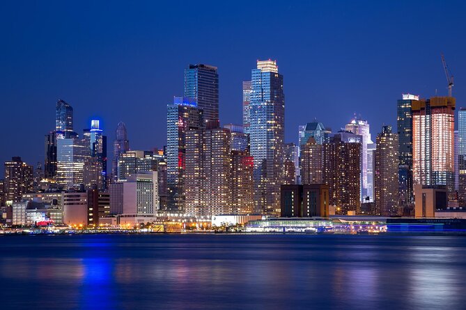NYC: Statue of Liberty Night Cruise and Skyline - Stunning Views of the NYC Skyline