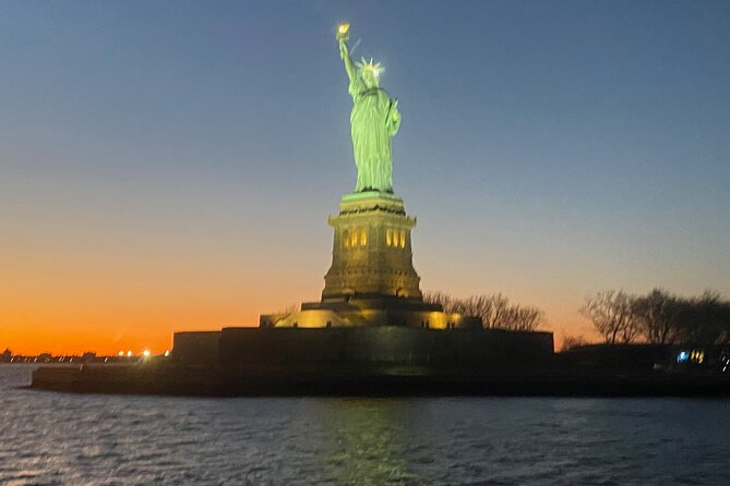 NYC: Statue of Liberty & Skyline 90 Min Sunset Cruise & Cash Bar - Logistics & Accessibility