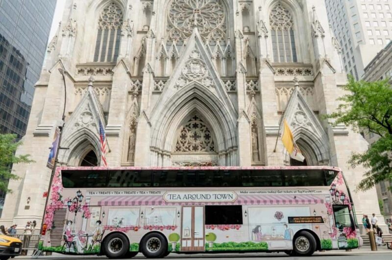 NYC: Tea Around Town Bus Tour with Live Entertainment - Sightseeing Stops: Iconic Landmarks in Manhattan