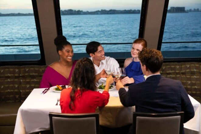 NYC: Thanksgiving Buffet Harbor Cruise - Inclusions in the Package