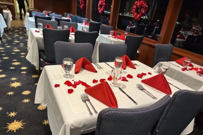 NYC: Valentine's Day Evening Cruise With Buffet Dinner - Customer Reviews