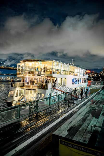 NYC: Valentine's Day Romantic Dinner Cruise - Authentic Insights from Reviews