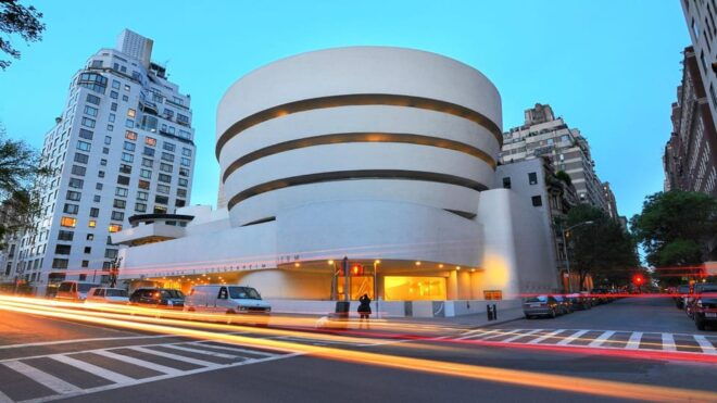 NYC: Visit The Guggenheim Museum & 3h Manhattan Walking Tour - Walking Tour Experience