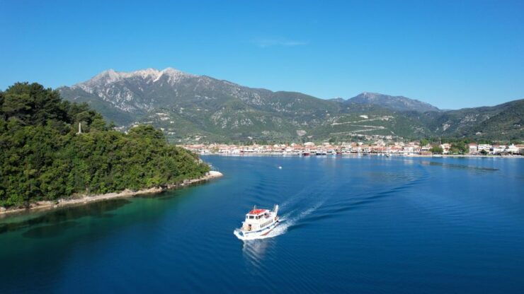 Nydri: Island Hopping Boat Cruise With Beach BBQ - Language and Highlights