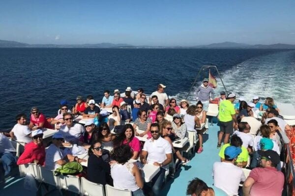 O Grove: Boat Tour With Mussel Tasting and Wine - Common Questions