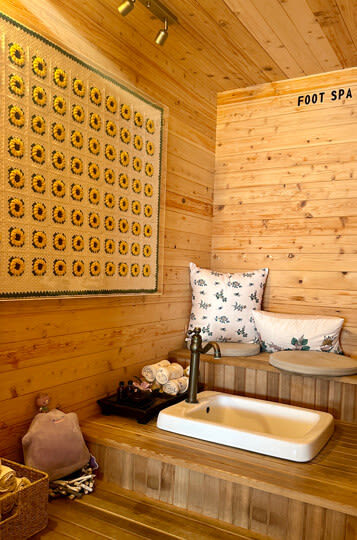 OSPA Therapy: Expert Skincare & Body Care in Seoul - A facial with more than a machine