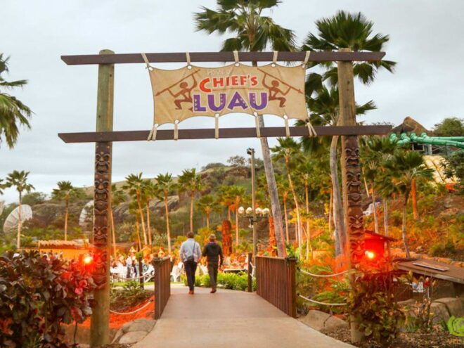 Oahu: Chief's Luau Dinner Show - Participants and Date