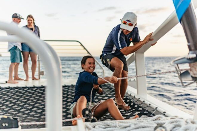 Oahu: Diamond Head Cruise With Drinks & Appetizers - Menu Options