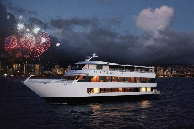 Oahu: Friday Night Fireworks Cocktail Cruise - Good To Know