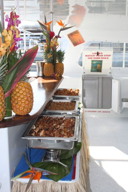 Oahu: Friday Night Waikiki Fireworks Sail - Reviews