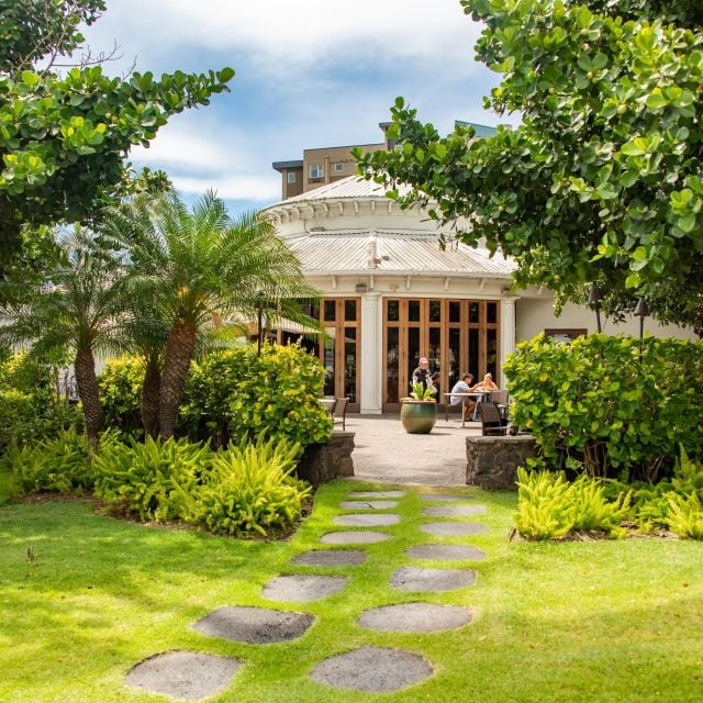 Oahu: Full-Day Guided Hawaiian Food and Photo Tour - Hawaiian Chocolate Factory