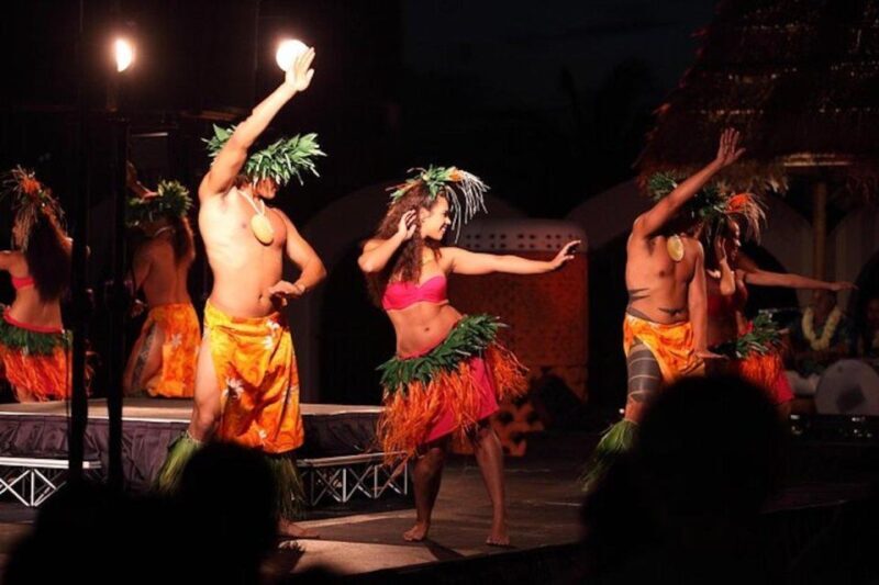 Oahu: Hilton Waikiki Starlight Luau - The Atmosphere and Setting