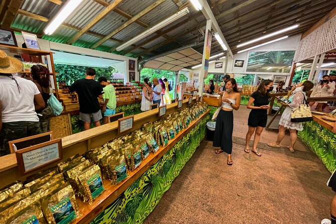 Oahu Island Experience Feat. North Shore (Small Group Setting) - Pick up Location