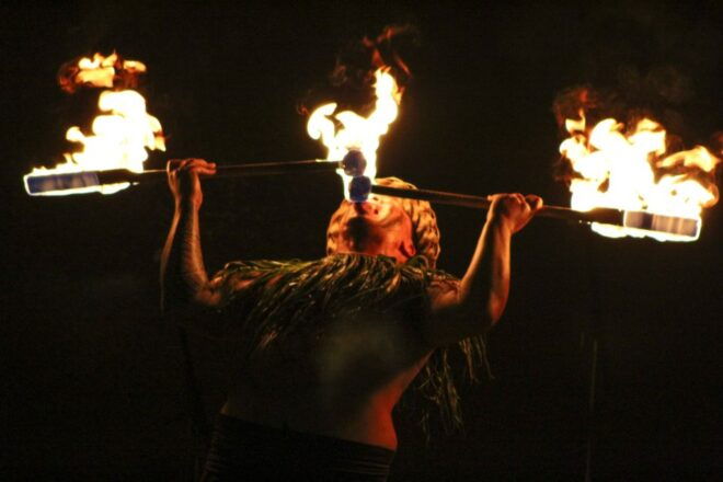 Oahu: Ka Moana Luau Dinner and Show at Aloha Tower - Availability