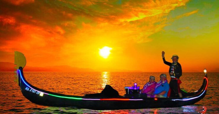 Oahu: Luxury Gondola Cruise With Drinks and Pastries - Activity Details