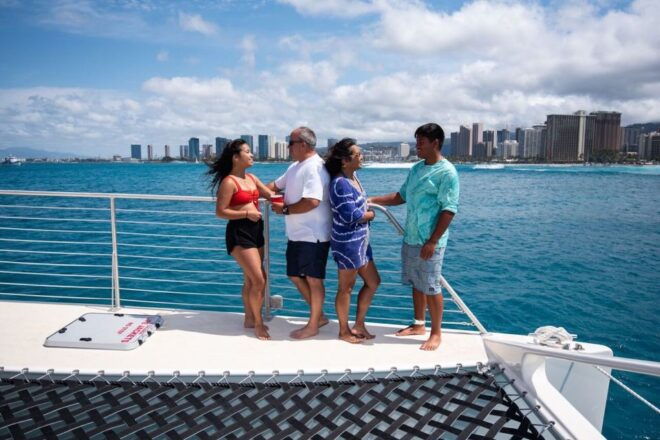 Oahu: Morning Snorkel Sail Along Waikiki Beach - Description of the Activity