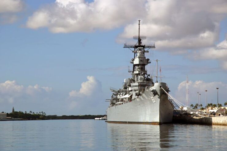 Oahu: Pearl Harbor, USS Arizona, Might Mo, & Honolulu Tour - Highlights and Sightseeing