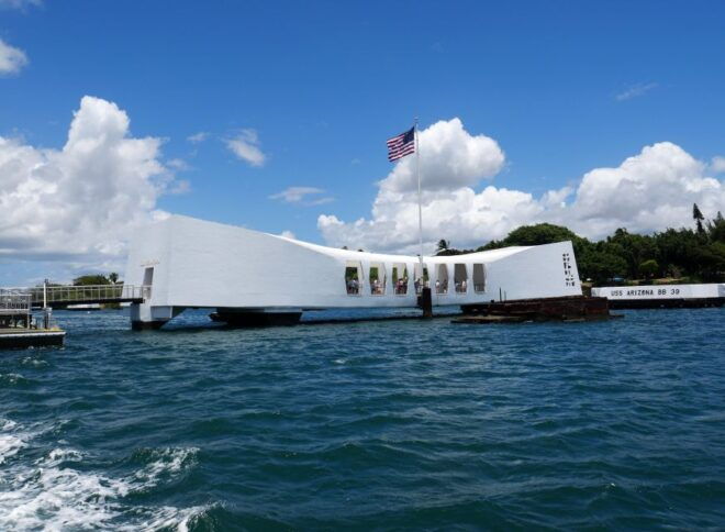 Oahu: Pearl Harbor, USS Arizona, Might Mo, & Honolulu Tour - Full Description of the Tour