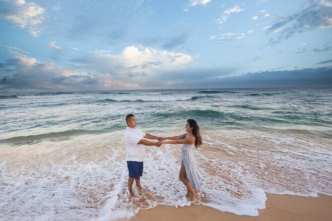 Oahu Professional Photographer Couples and Families - A Close Look at What to Expect
