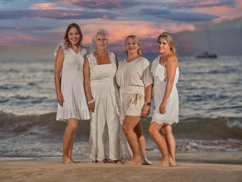 Oahu: Professional Photographer Couples and Families - What Are the Limitations and Considerations?