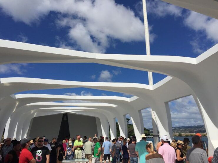 Oahu: The "USS Arizona" & Historic Honolulu Limousine Tour! - Experience