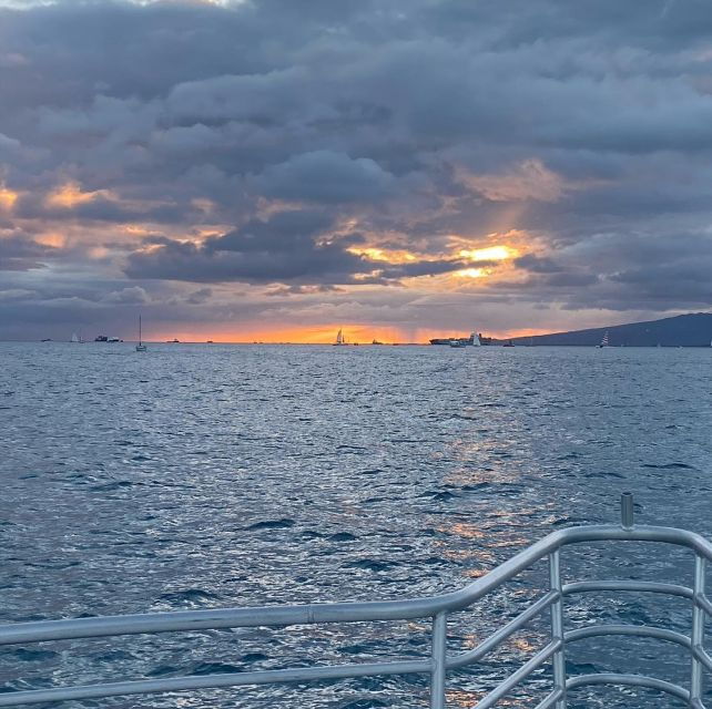 Oahu: Waikiki Beach Oahu & Diamond Head Sunset Cruise - Full Description of the Cruise