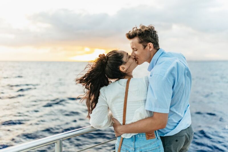 Oahu: Waikiki Sunset Catamaran Cocktail Cruise - What Makes This Cruise Stand Out?