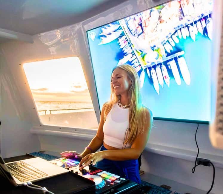 Oahu: Waikiki Sunset Cruise With Live Music Entertainment - Good To Know