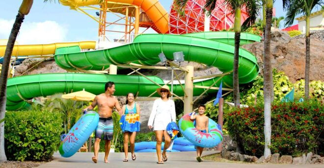 Oahu: Wet N Wild Waterpark Ticket With Waikiki Transport - Full Description of Attractions