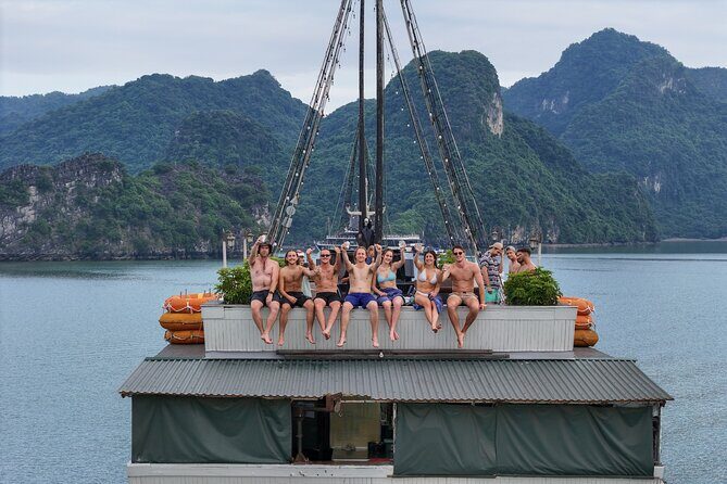 Oasis Bay Party Cruise 2 Days 1 Night, Young Travelers and Fun - Introduction