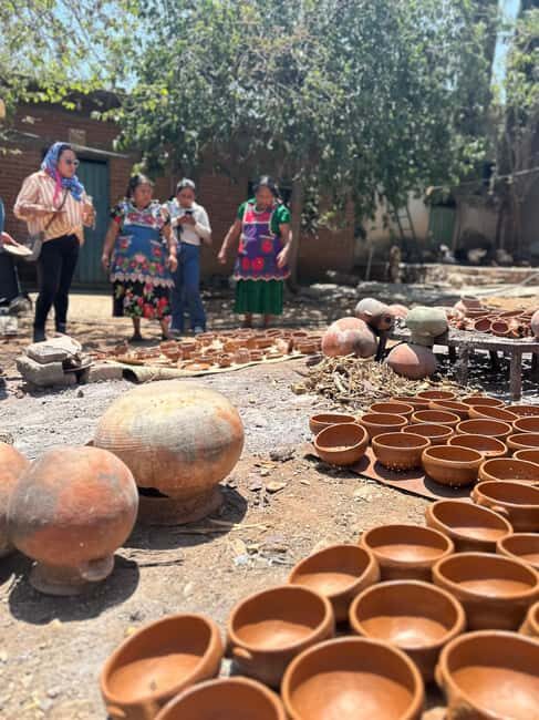 Oaxaca: Artisan Clay Pottery Workshop w/Breakfast and Brunch - Extracting and Preparing Red Clay