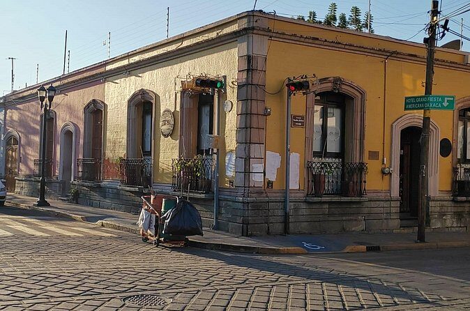 Oaxaca: Beyond the surface - FAQ