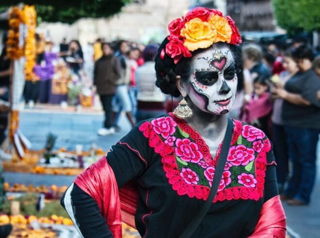 Oaxaca: Day of the Dead Evening Walking Tour With Dinner - Dinner in Exclusive Setting