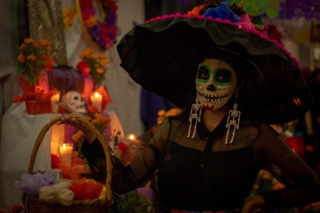 Oaxaca: Day of the Dead Evening Walking Tour With Dinner - Physical Requirements and Limitations