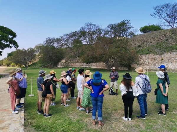 Oaxaca: Full Day Guided Tour on the Monte Alban Route - Santo Tomás Jalieza