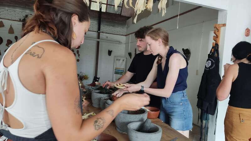 Oaxaca: Oaxacan Mole Workshop with a Traditional Cook - FAQs