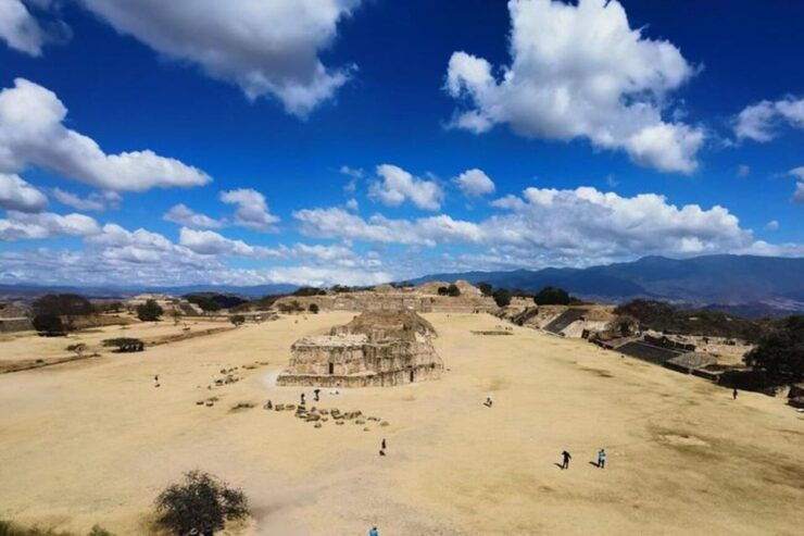 Oaxaca: Oaxacan Roots (Monte Alban) - Good To Know