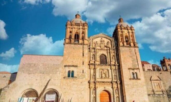 Oaxaca: Private City Tour With Local Food Buffet - Food Experience