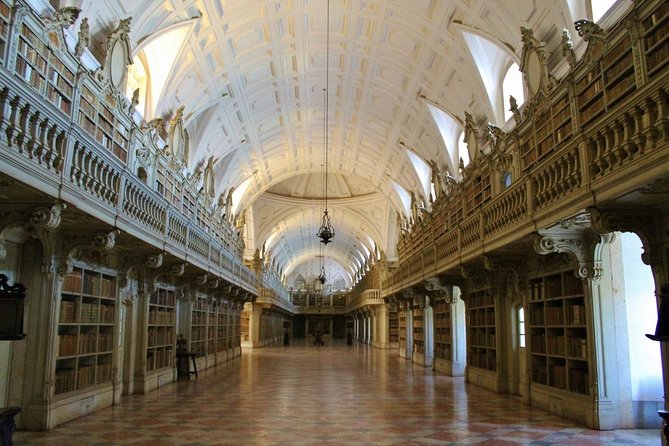 Óbidos Historic Village and Mafra Palace Private Tour - Tour Company and Price