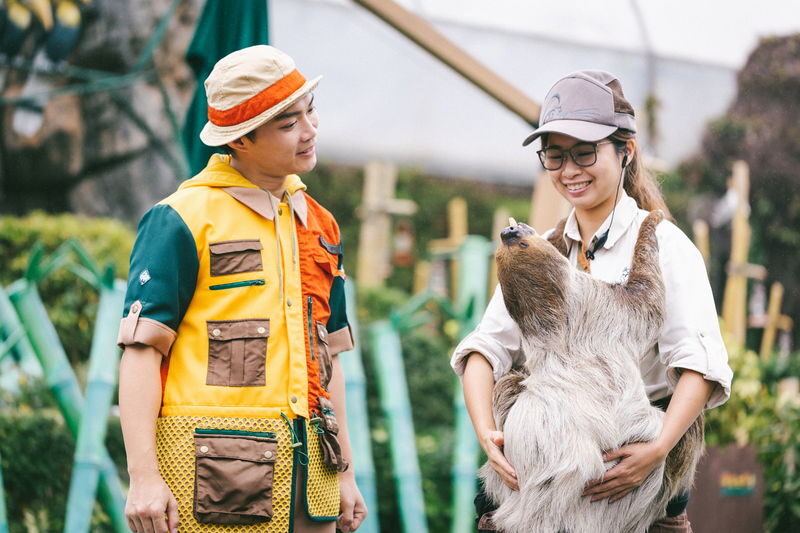 Ocean Park Full-Day Adventure with Transfers & Tickets - Who should book it?