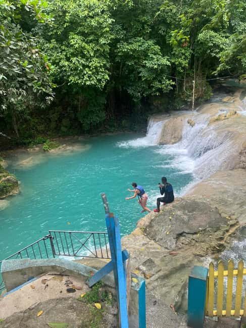 Ocho Rios: Blue Hole and Dunns River Falls Experiences - Transportation and Comfort