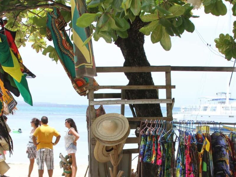 Ocho Rios Catamaran: Dunn's River, Snorkeling & Open Bar - The Snorkeling Stop: Underwater Paradise