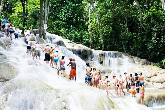 Ocho Rios Jamaica: Dunn's River Falls and River Tubing Combo Tour - Food and Refreshments