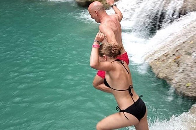 Ocho Rios Lookout Blue Hole Rafting and Lunch - FAQ