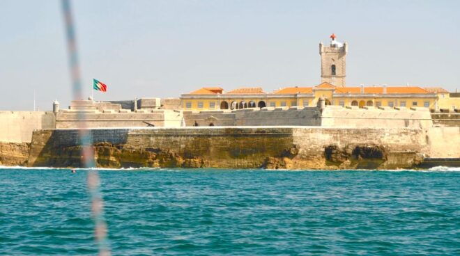 Oeiras: Private Morning Sailing Cruise (3 Hrs) - Inclusions and Amenities