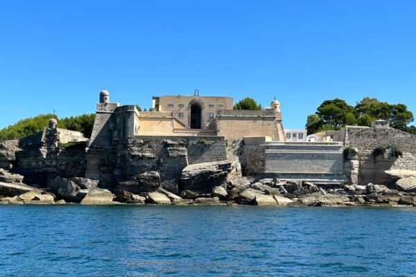 Oeiras: Private Morning Sailing Cruise (3 Hrs) - About the Crew and Vessel