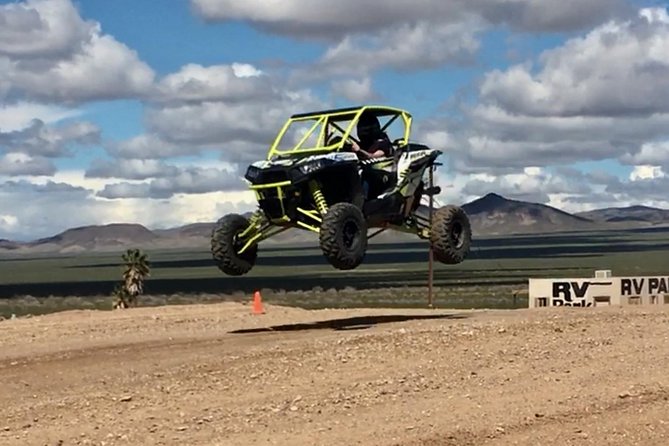 Off-Road Racing: 10 Laps - Vehicle Options and Features