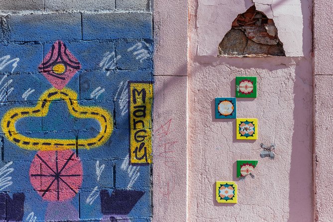 Off the Beaten Track in Porto: Private City Tour - Mix of Modern and Historical Art